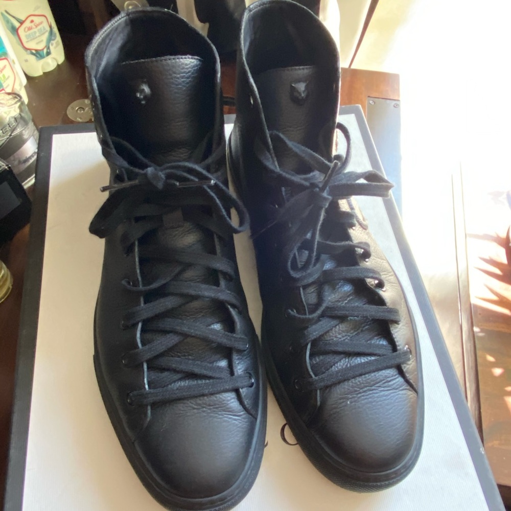 Gucci Special Edition Sneakers - Picture 2 of 5